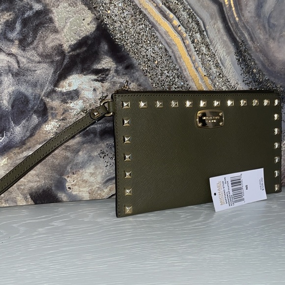 NWT Olive green Michael Kors gold stud wristlet - Picture 2 of 4